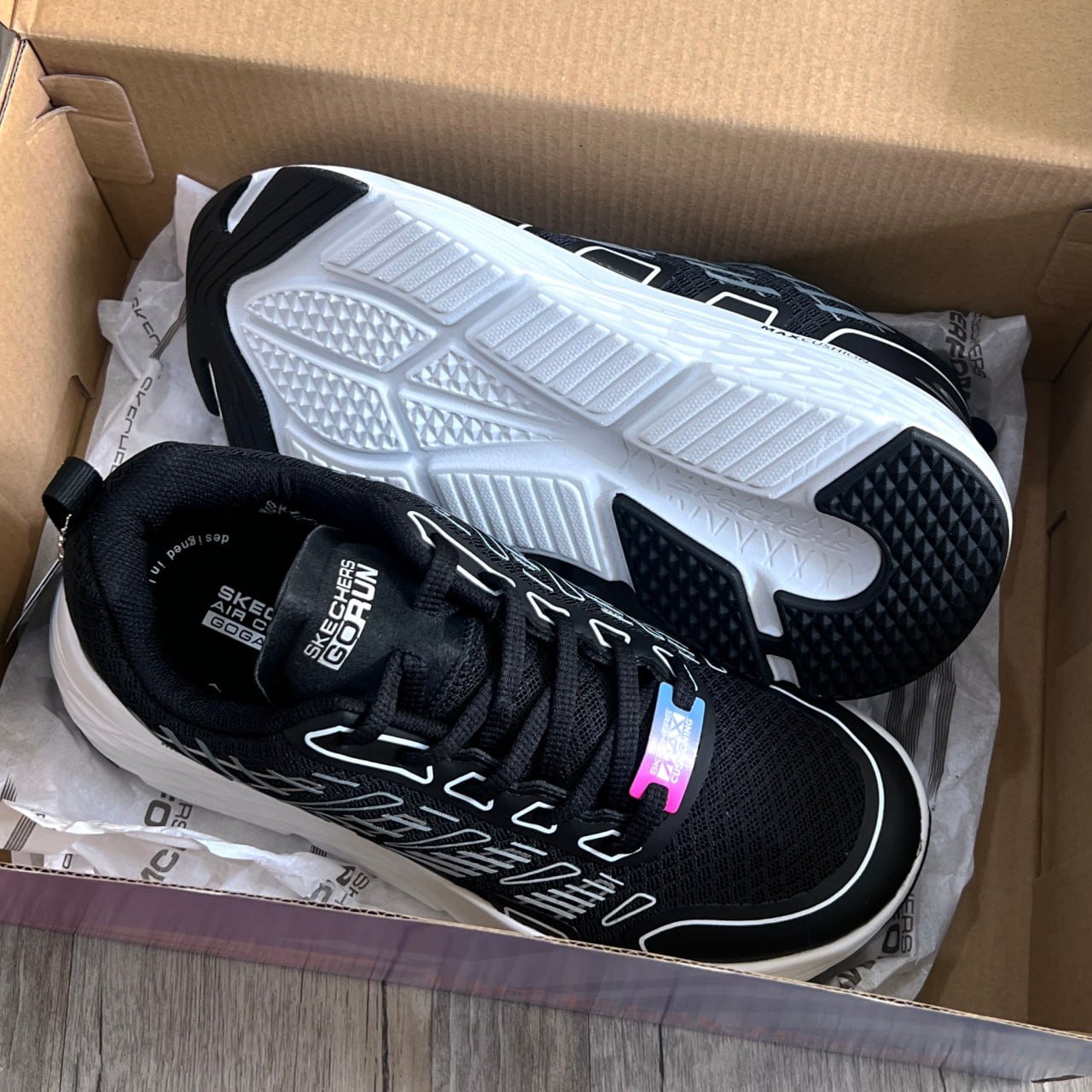 Skechers Max Cushioning Elite Air-Cooled HN Black Sports Shoes