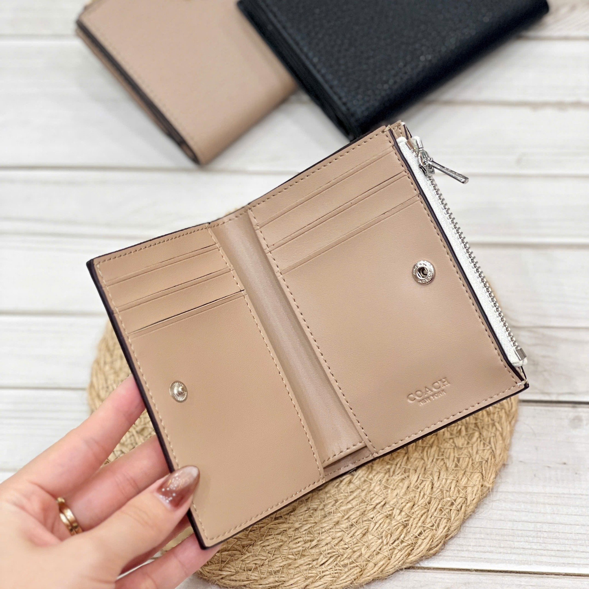 Ví Coach Bifold Wallet DS White