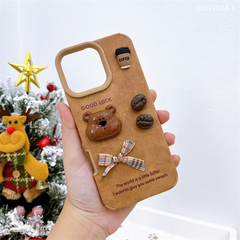 Ốp IP 14 Pro giả da lộn đính Gấu coffee