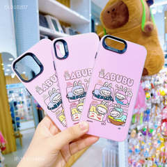 Ốp IP 14 Pro lưng cứng 4 khung Labubu nền hồng