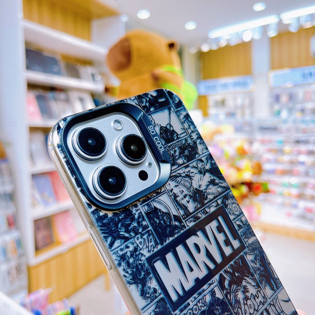 Ốp IP 14 Plus/15 Plus nhám bạc vân hình Marvel