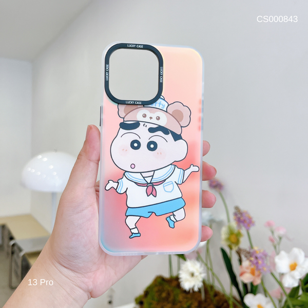 ** Ốp IP 13 Pro max hình Kushin mặc đồng phục đổi màu