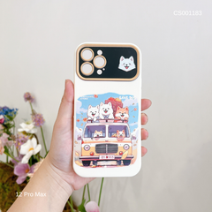 Ốp IP 12 Pro Max hình Cún lái xe nền trắng viền vàng