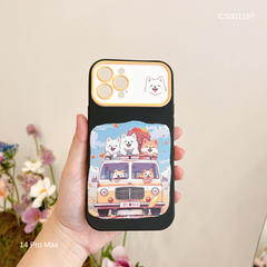 Ốp IP 14 Pro Max hình Cún lái xe nền đen viền vàng