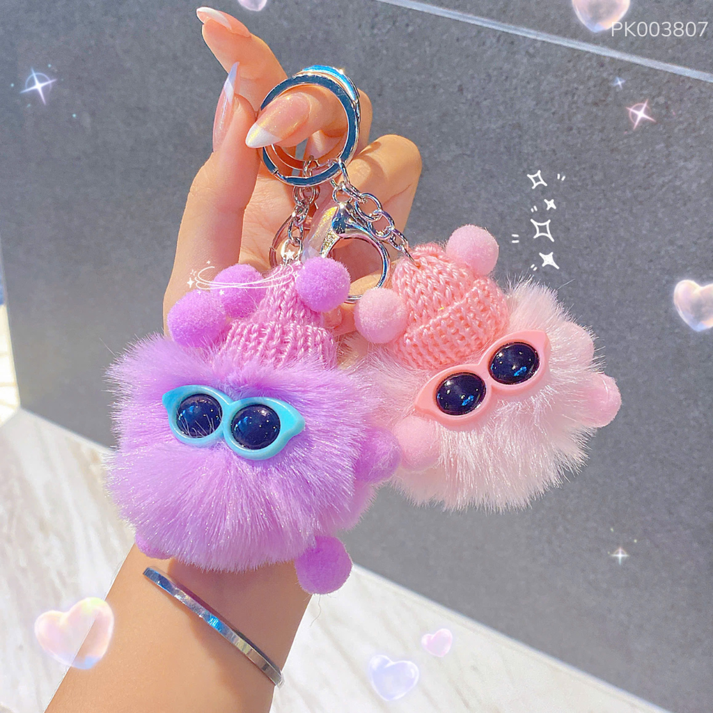 Móc khóa bông đội nón len đeo kính