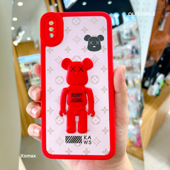 ** Ốp iPhone Xs Max dẻo nên LV Bearbrick nổi