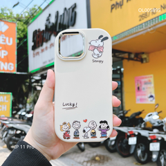 Ốp IP 11 Pro dẻo in Snoopy Lucky bo viền Kem