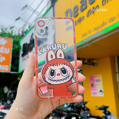 Ốp IP 12 6.1 in hình labubu uống trà sữa