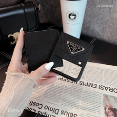 ** Ốp SS ZFlip 3 vân da sần đính logo Prada