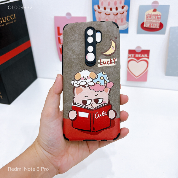 Ốp Redmi Note 8 Pro giả da lộn Gấu Lucky đọc sách