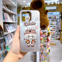Ốp IP 13 Pro vân sóng ánh bạc Labubu nón nâu