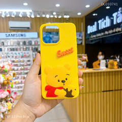 Ốp IP 13 Pro Max dẻo Gấu Pooh Sweet nổi nền vàng