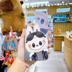 Ốp IP 11 6.1 vân sóng bạc Labubu đeo kính