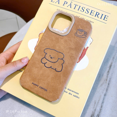 Ốp IP 14 Pro Max giả da lộn nâu Puppy coffee