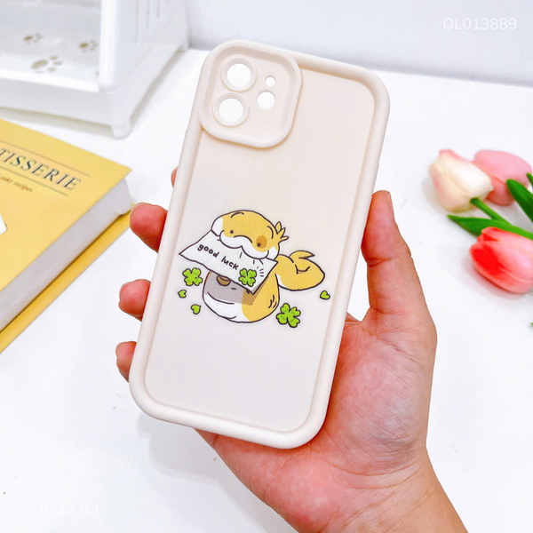 Ốp IP 12 6.1 dẻo rắn vàng Good Luck viền nổi