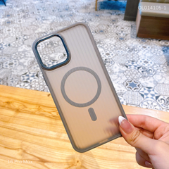 Ốp IP 16 Pro Max X-Level nhám magsafe vân sọc đứng