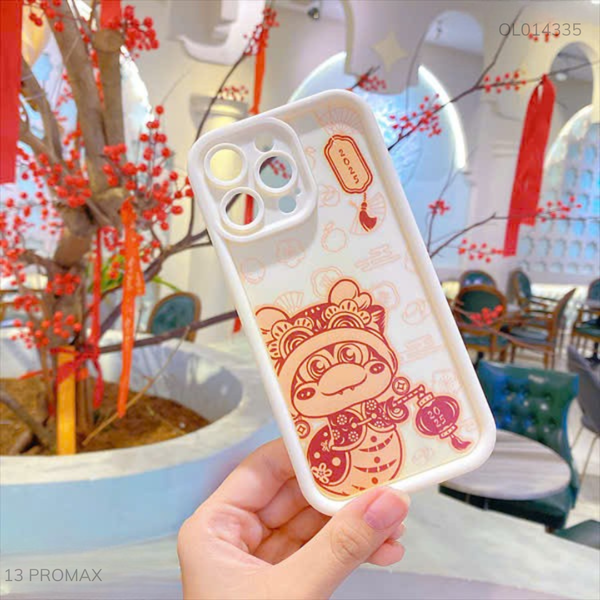 ** Ốp IP 13 Pro Max dẻo rắn đội lân nền trắng 2025