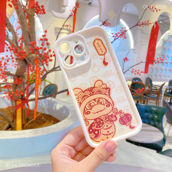 ** Ốp IP 14 Pro Max dẻo rắn đội lân nền trắng 2025