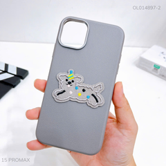 Ốp IP 15 Pro Max vân sần hình thêu