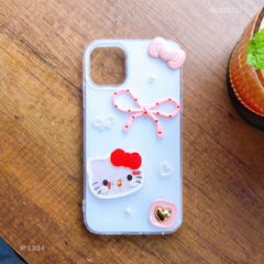 ** Ốp IP 13/14 lưng trắng đính mặt Kitty lắc
