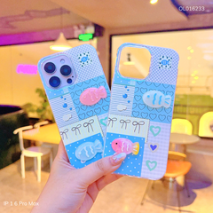 ** Ốp IP 16 Pro Max họa tiết tim nơ đính charm