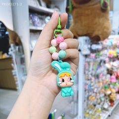 ** Móc khóa chuỗi ngọc trai cô gái