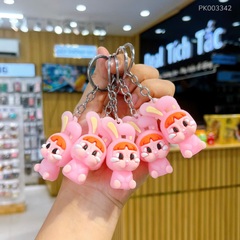 ** Móc khóa Crybaby Hồng