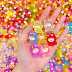 ** Charm Cô gái thỏ màu trong