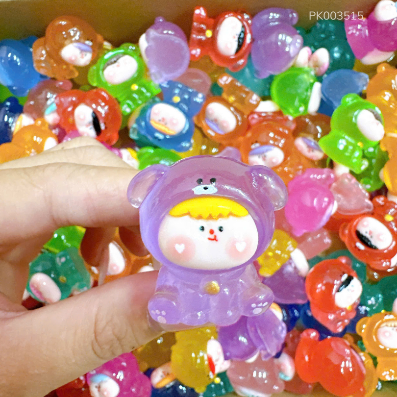 ** Charm Cô gái nón Gấu trong