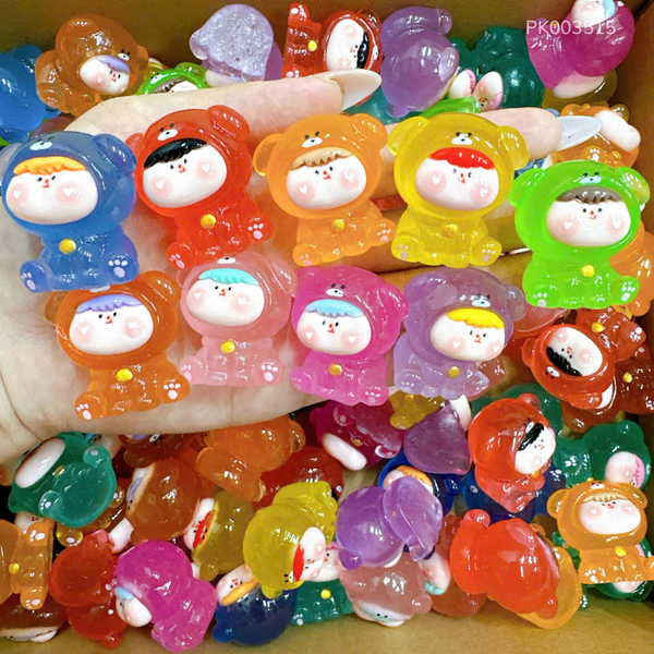 ** Charm Cô gái nón Gấu trong