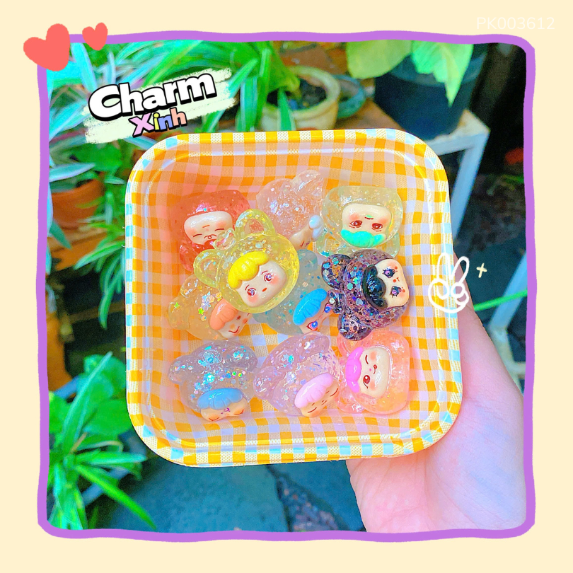 ** Charm cô gái biểu cảm nhũ nhỏ