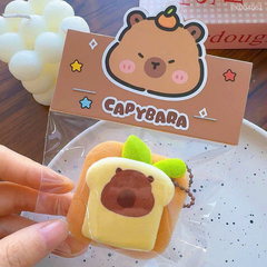 ** Móc khóa bông bánh mì Capybara