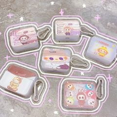 ** Case Airpods 3 dẻo Labubu đeo tai nghe