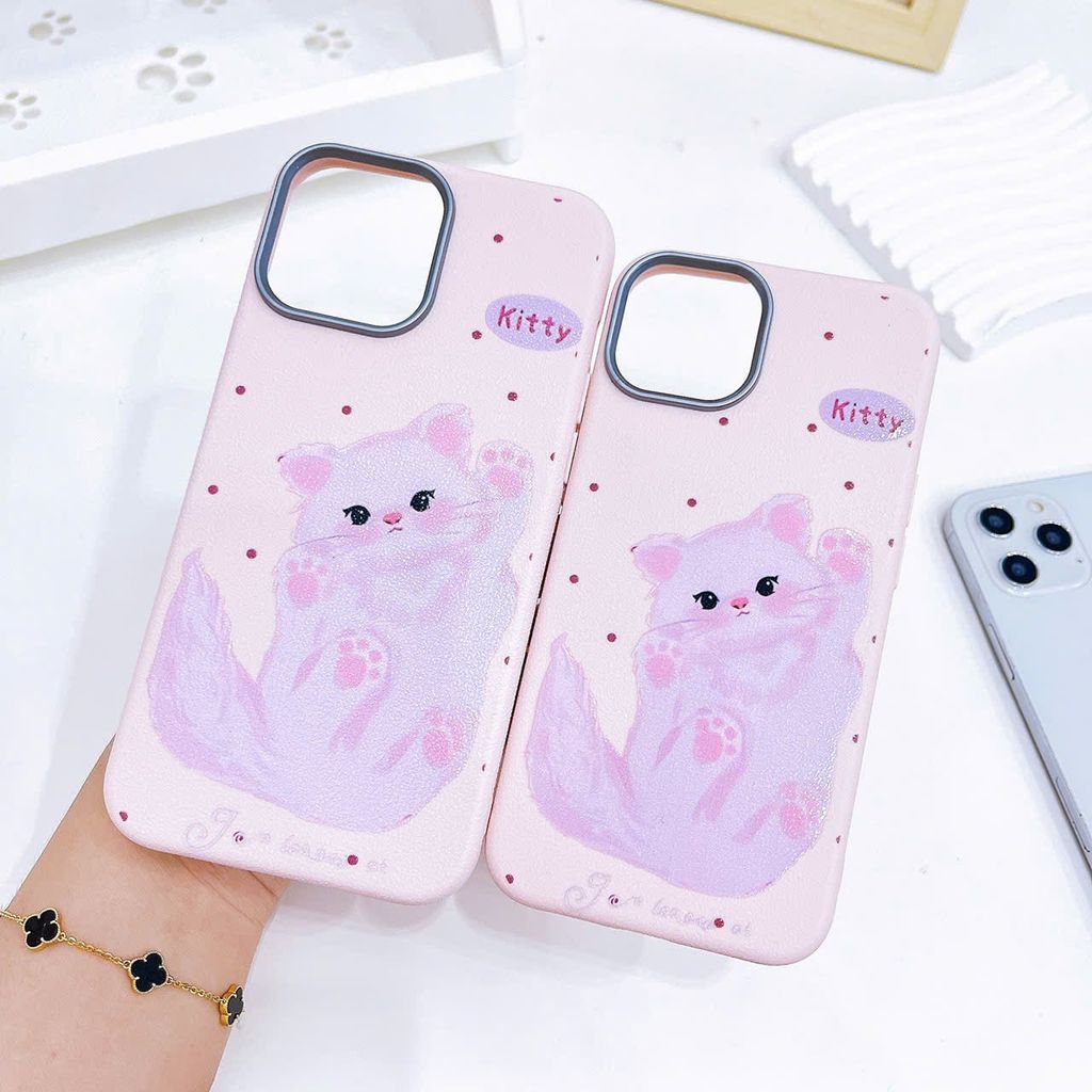 Ốp IP 15 Pro Max dẻo vân sần mèo hồng chữ Kitty