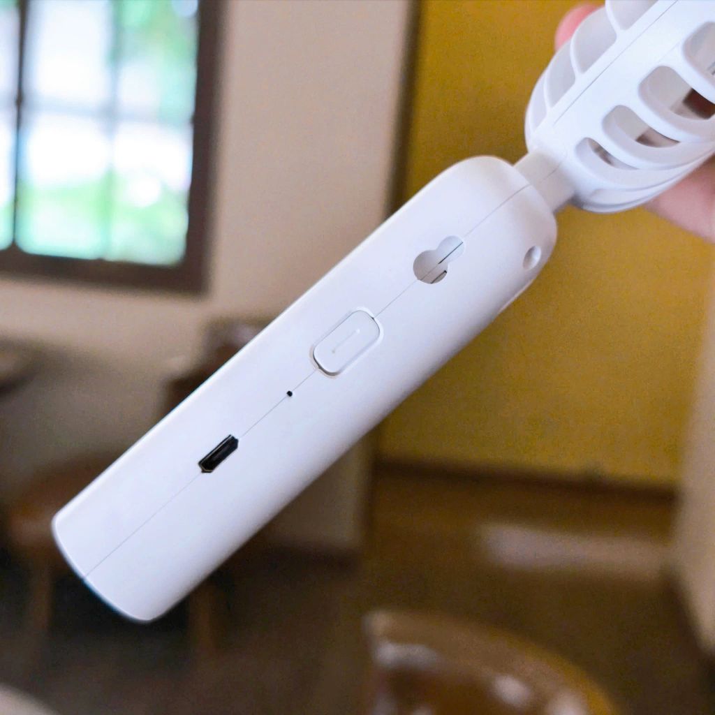 ** Quạt cầm tay đeo cổ Yoobao F6 2.000mA
