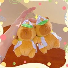** Móc khóa bông Capybara nâu mặc áo