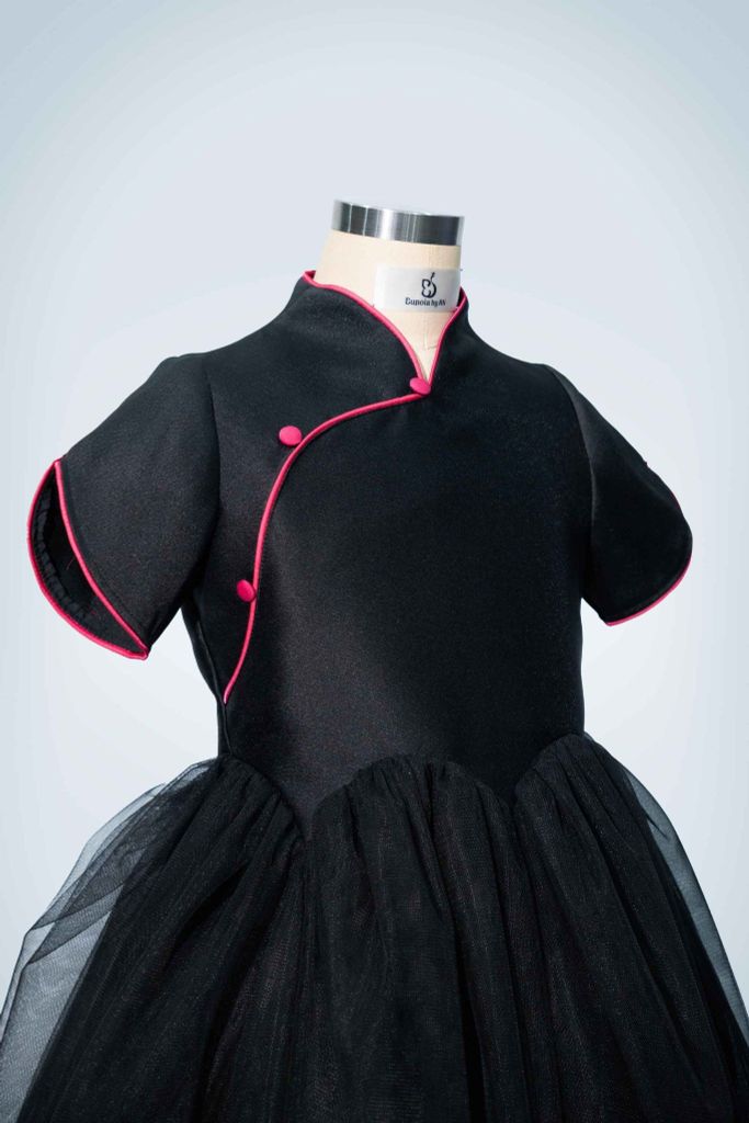 Hạ Chi Dress
