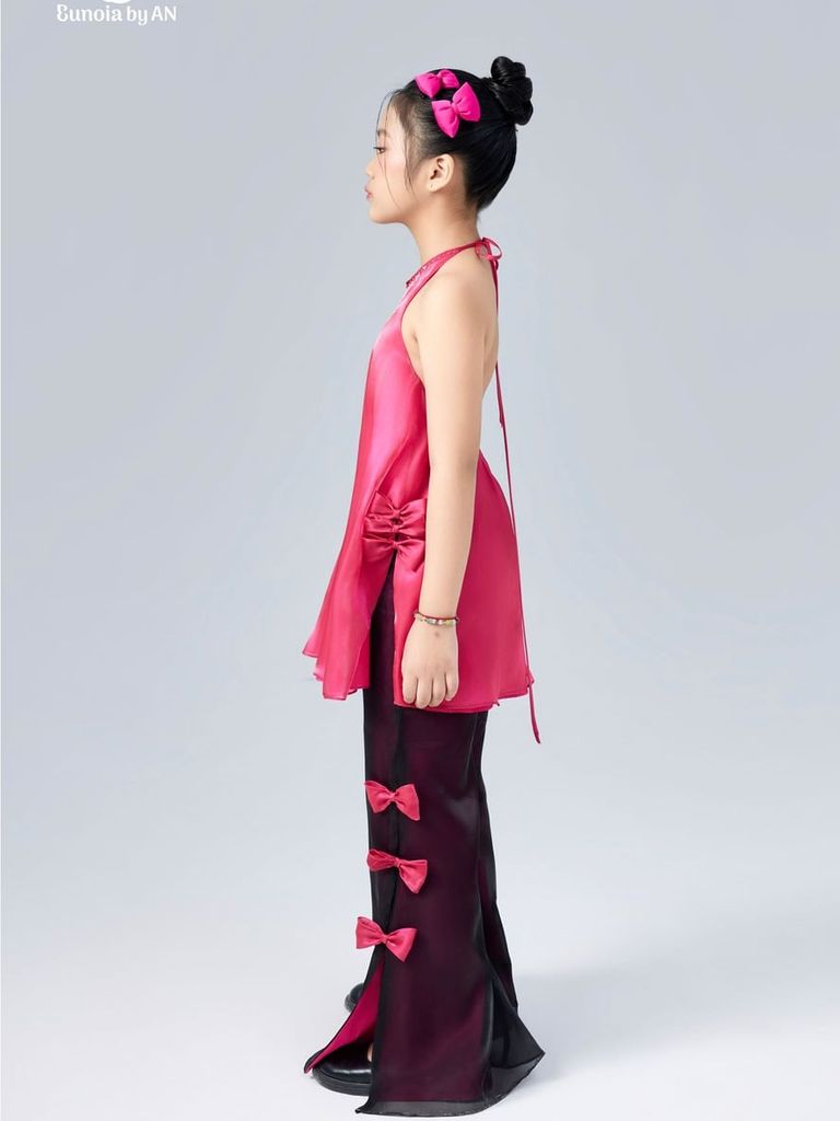 Set áo yếm hồng kèm quần đen đính nơ nhỏ chất liệu organza cho bé gái Châu Như Set - Eunoia By AN