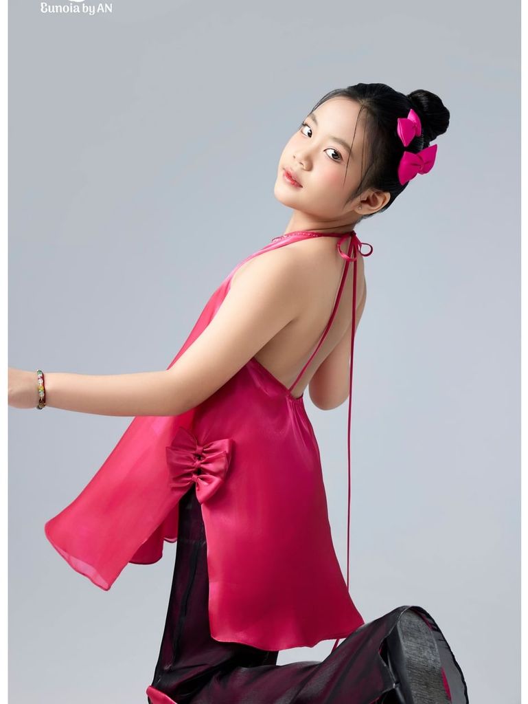 Set áo yếm hồng kèm quần đen đính nơ nhỏ chất liệu organza cho bé gái Châu Như Set - Eunoia By AN