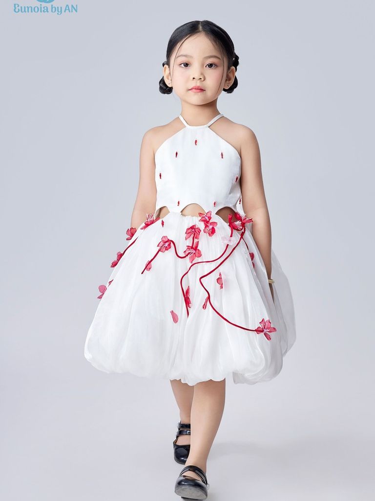 Váy công chúa bé gái cổ yếm cut-out eo cá tính đính kết hoa đào nổi bật màu trắng Hoài Cầm Dress - Eunoia By AN