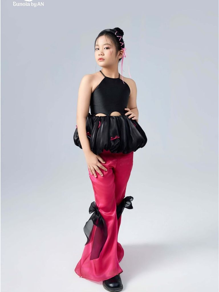 Set áo yếm đen thân bồng kèm quần ống loe hồng đính nơ to bản cho bé gái Diễm Nhi Set - Eunoia By AN