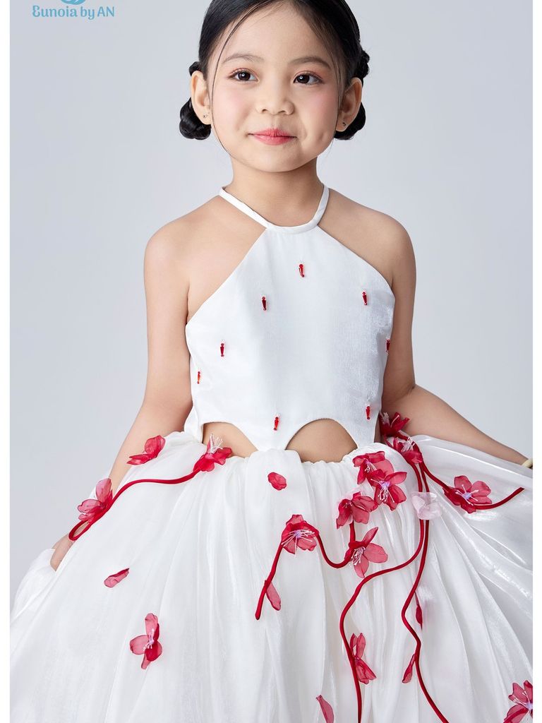 Váy công chúa bé gái cổ yếm cut-out eo cá tính đính kết hoa đào nổi bật màu trắng Hoài Cầm Dress - Eunoia By AN
