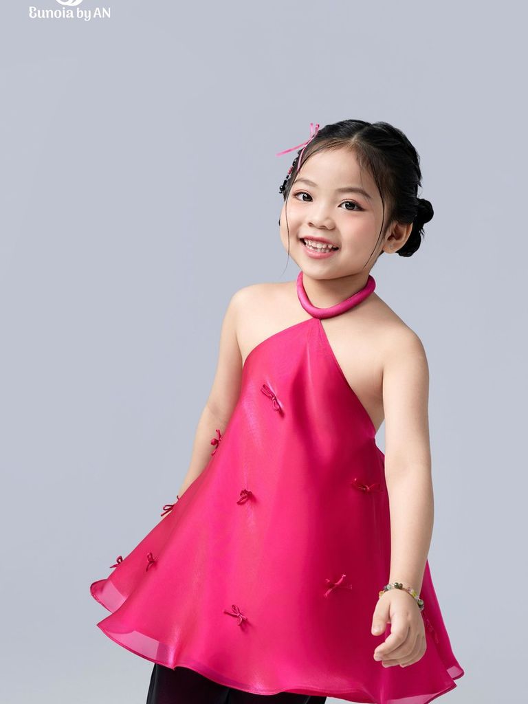 Set áo cổ yếm đình nơ hồng kèm quần ống loe voan đen cho bé gái Tú Thị Set - Eunoia By AN