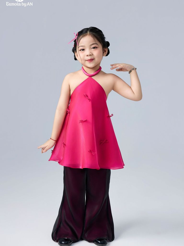 Set áo cổ yếm đình nơ hồng kèm quần ống loe voan đen cho bé gái Tú Thị Set - Eunoia By AN