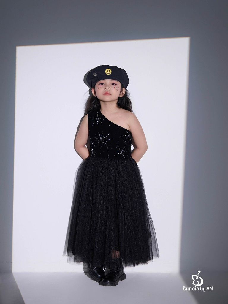 Váy công chúa cho bé gái màu đen lệch vai Aydin Dress - Eunoia by AN