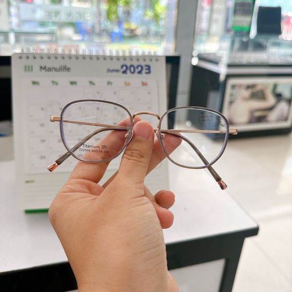  Gọng kính cận thời trang titan 