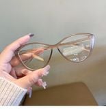  kính mắt mèo 