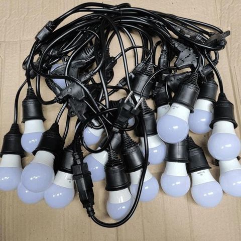  ĐÈN TRANG TRÍ NGOÀI TRỜI DÂY ĐUI ĐÚC 10M 19 BÓNG 3W THẢ 