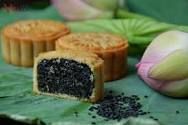  Bánh trung thu vị mè đen 