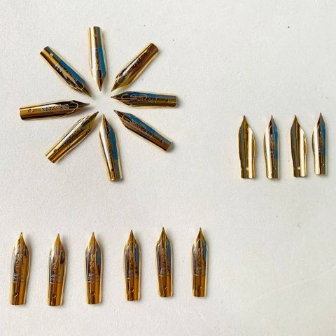  Ngòi Bút Máy Thay Thế- Ngòi Hoa Vàng Êm Trơn, Thanh Đậm sản phẩm chính hãng 